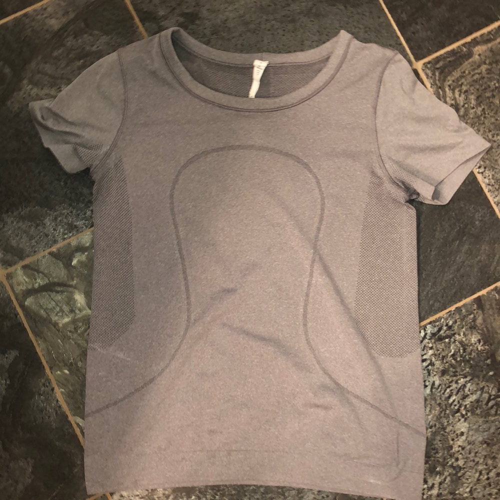 grey lulu lemon swifty short sleeve!